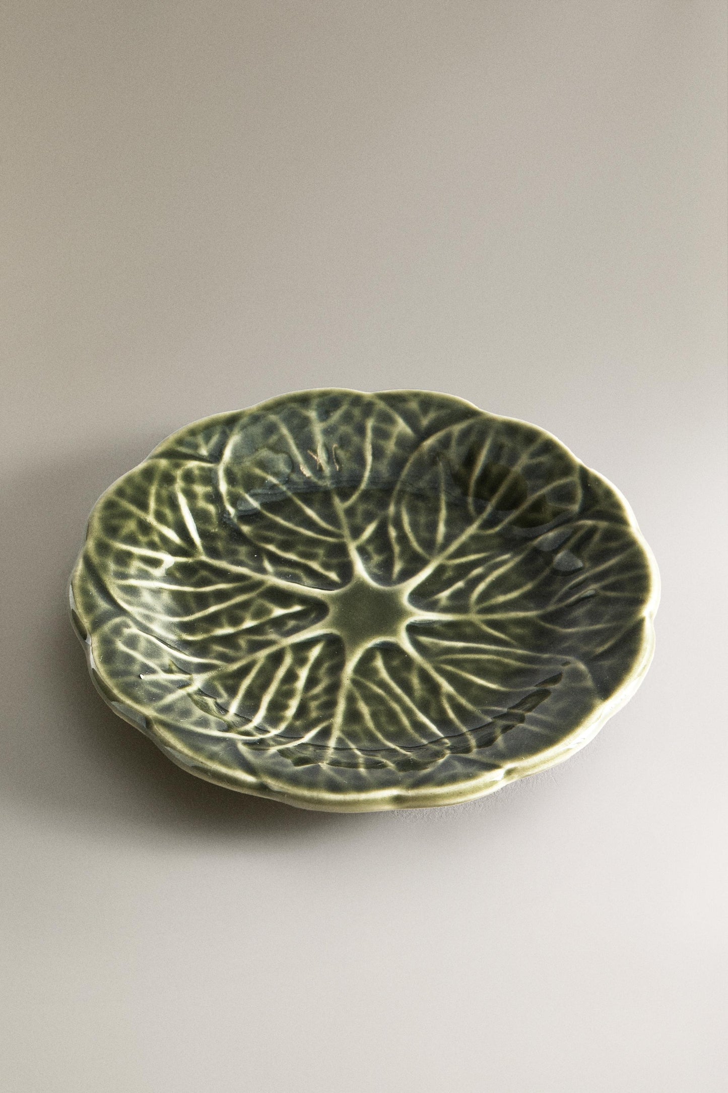 Serveware, side plate, stoneware, green cabbage leaf, 5.5in