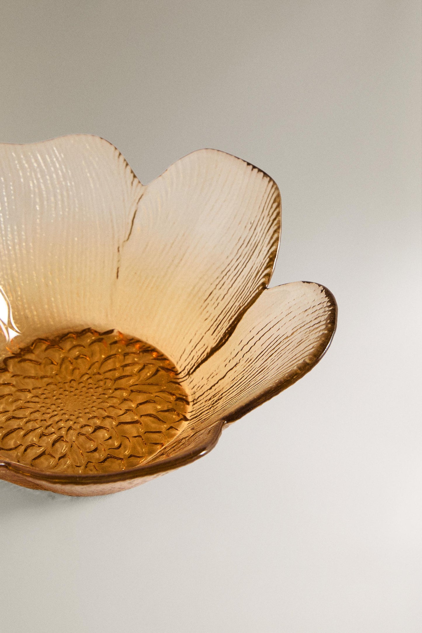 Serveware, bowl, glass, flower shape, brown