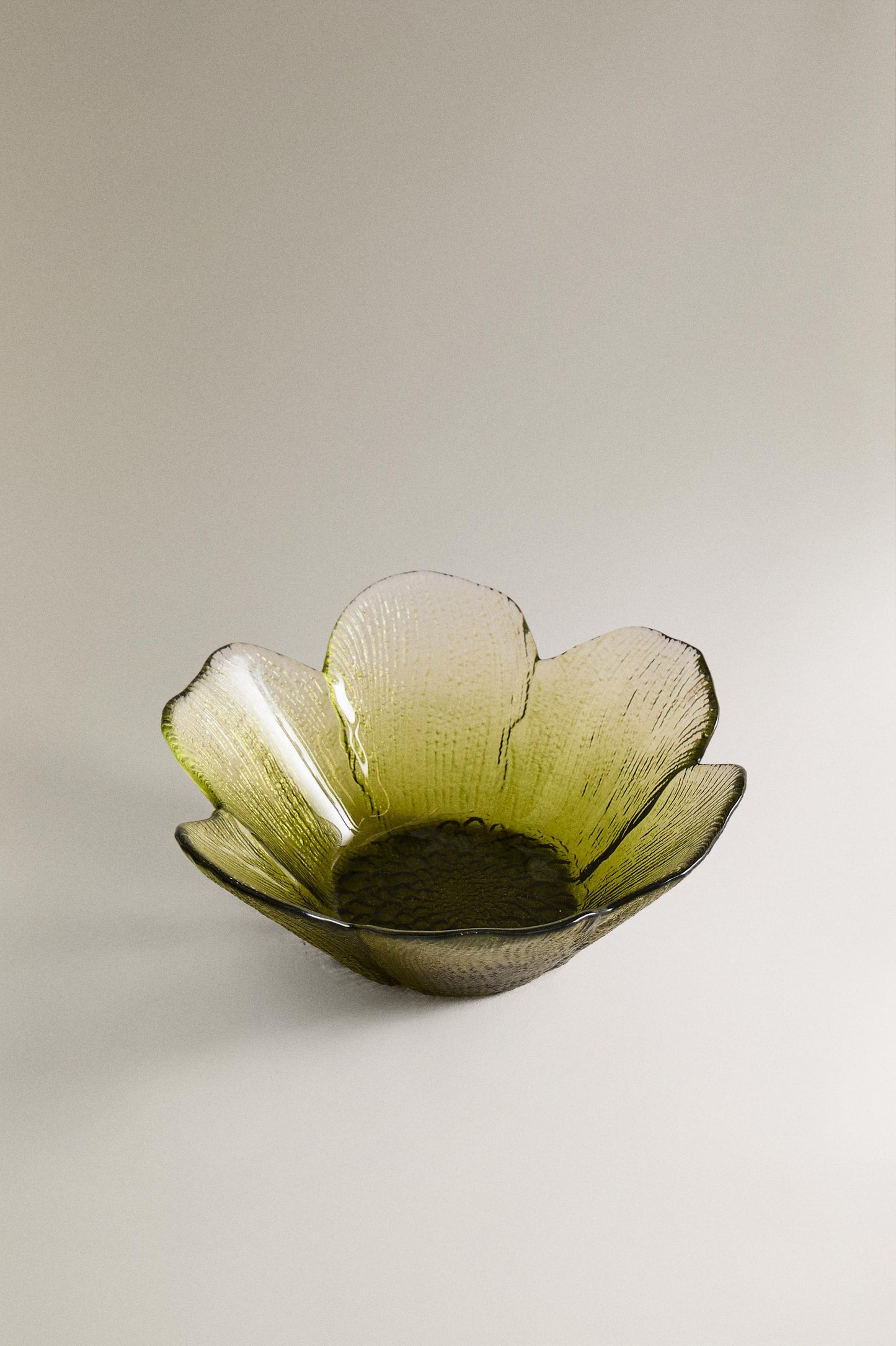 Serveware, bowl, glass, flower shape, green