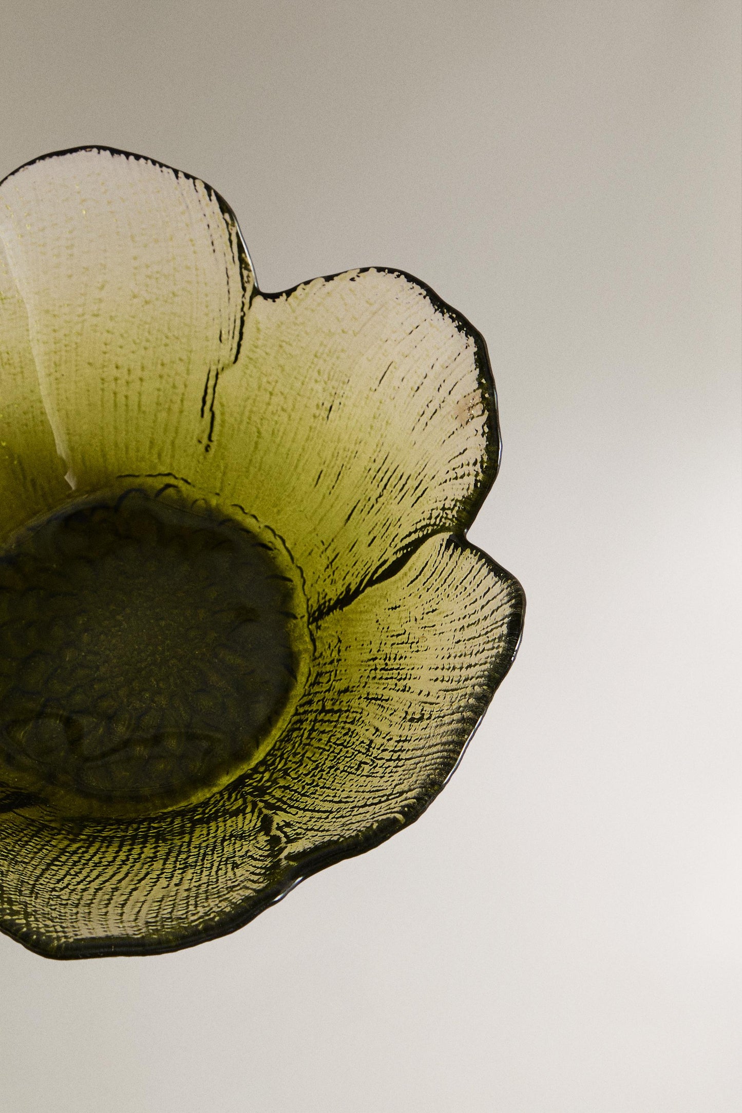 Serveware, bowl, glass, flower shape, green