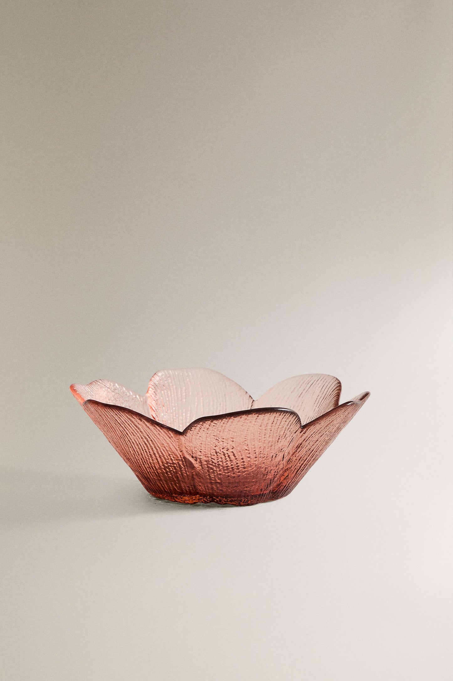 Serveware, bowl, glass, flower shape, pink