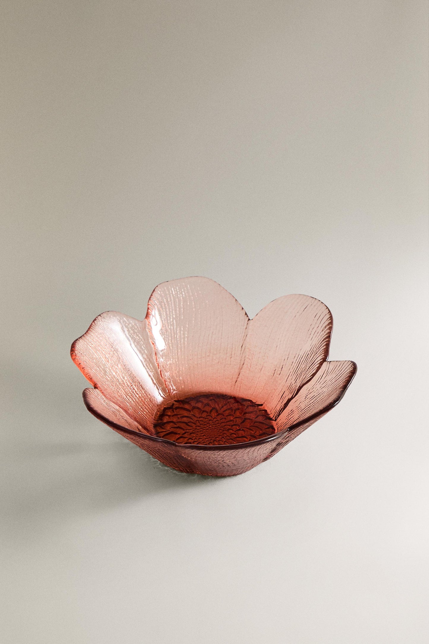 Serveware, bowl, glass, flower shape, pink