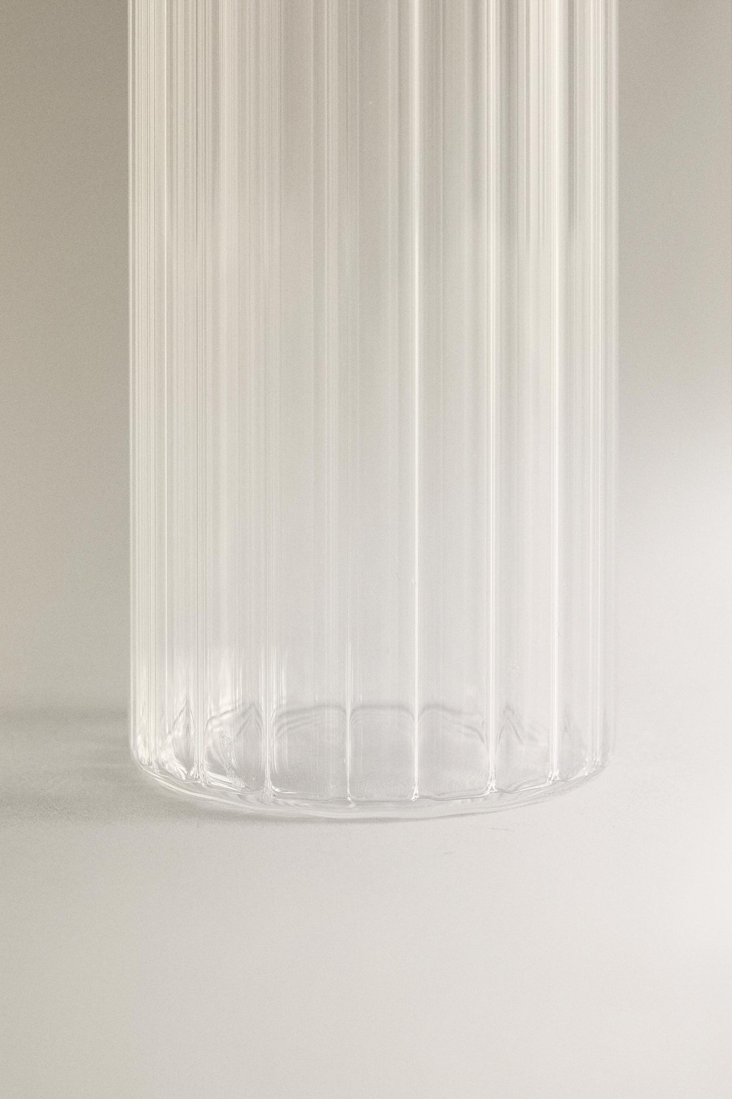 Cruet, borosilicate glass, raised detail