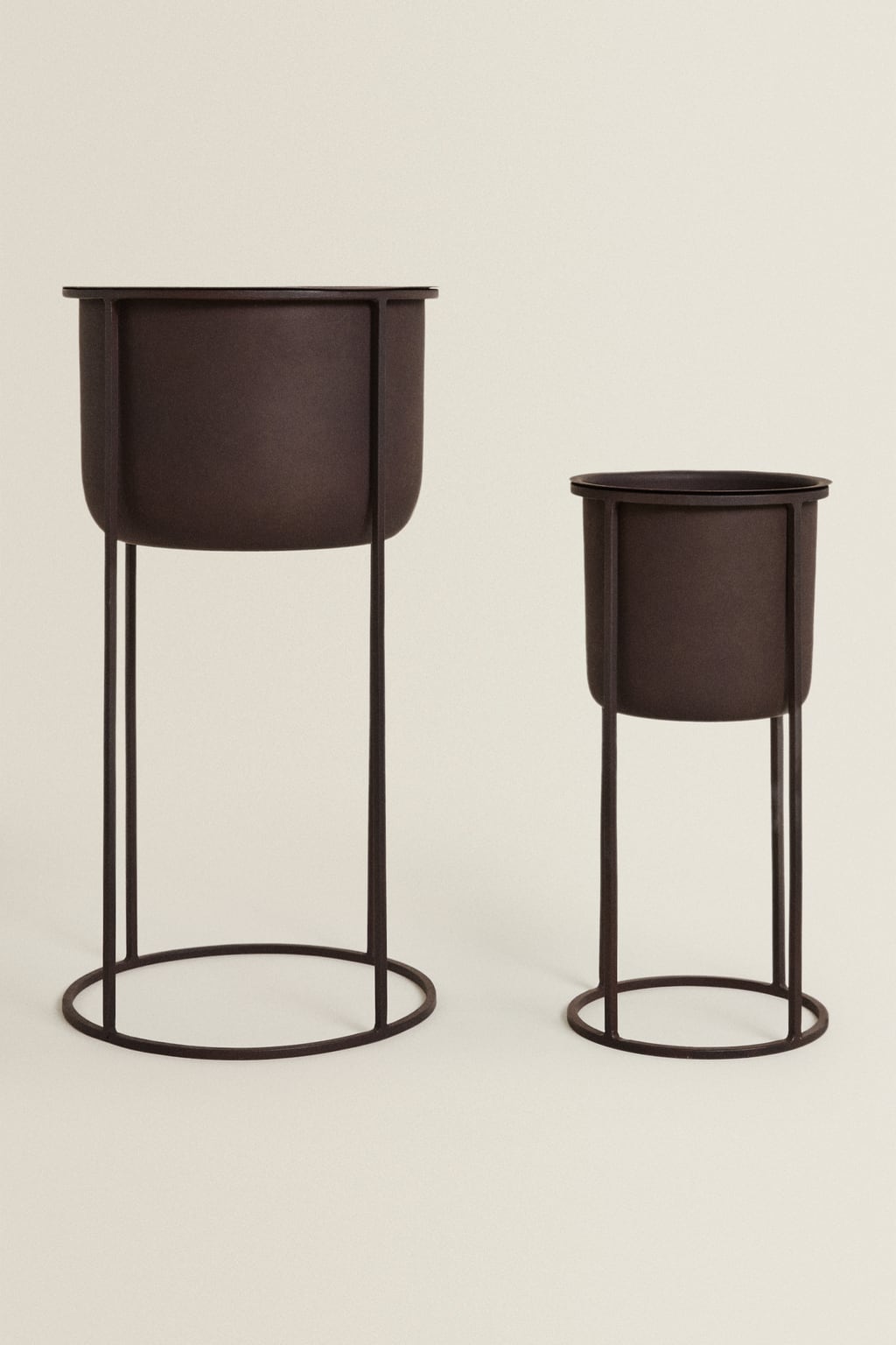 Plant pot, with stand, metal, black