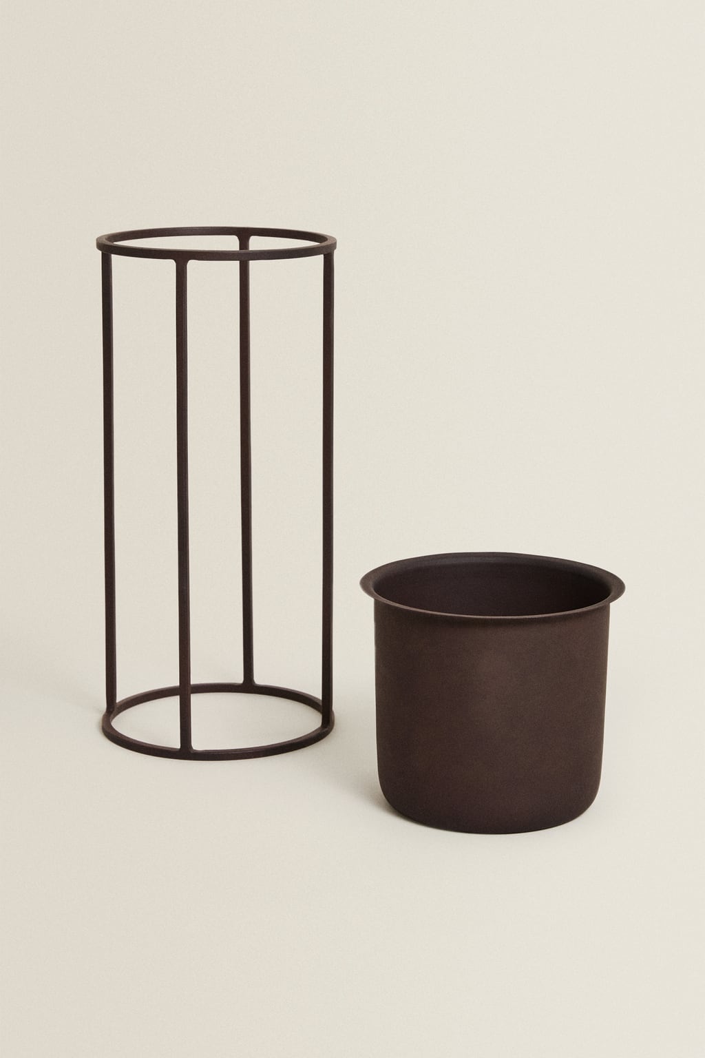 Plant pot, with stand, metal, black