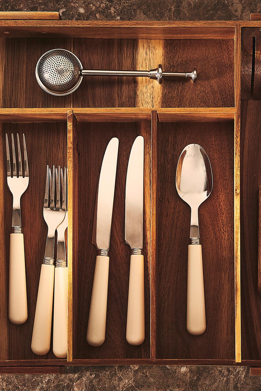 Drawer organization, expandable flatware acacia tray