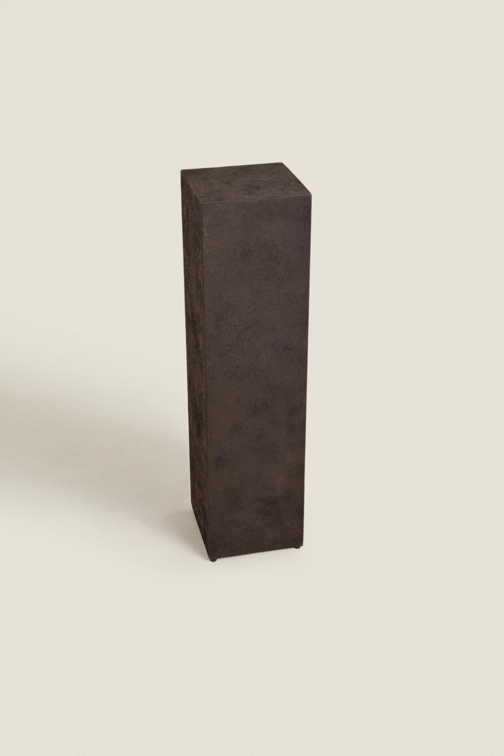 Pedestal, metal, tall, 33.5 in