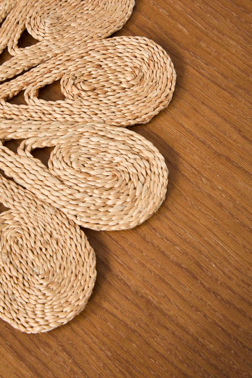 Placemat, braided jute flower-shaped, d15