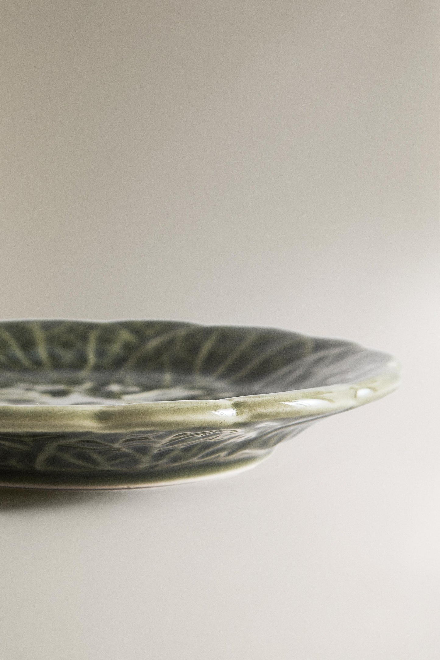 Serveware, side plate, stoneware, green cabbage leaf, 5.5in