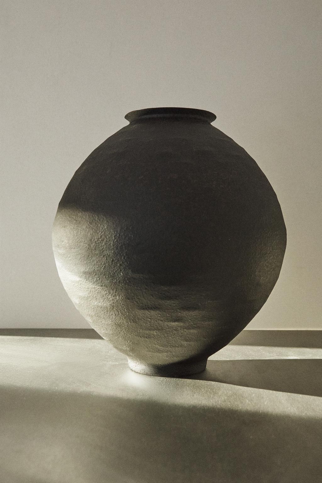 Vase, spherical metallic, 14.2 x 12.6"