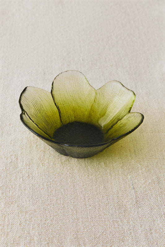 Serveware, bowl, glass, flower shape, green