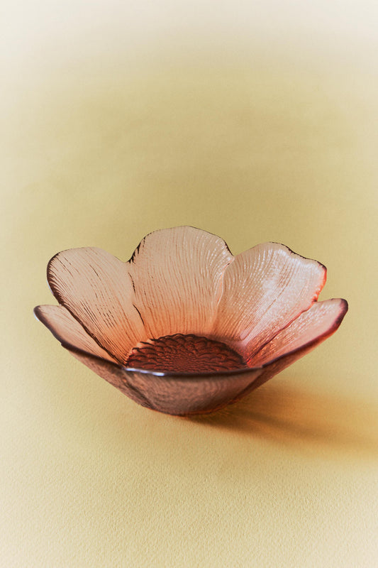 Serveware, bowl, glass, flower shape, pink