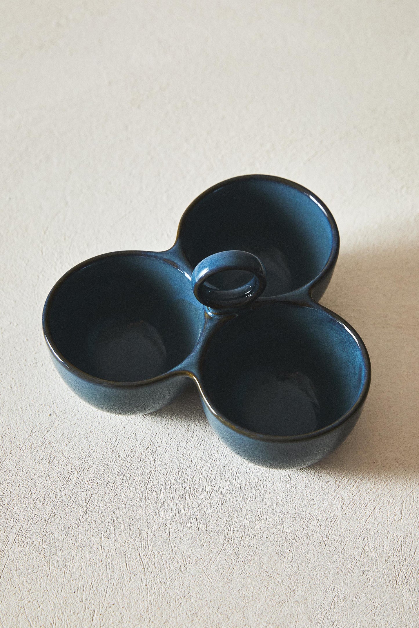Serveware, bowl, stoneware, top handle