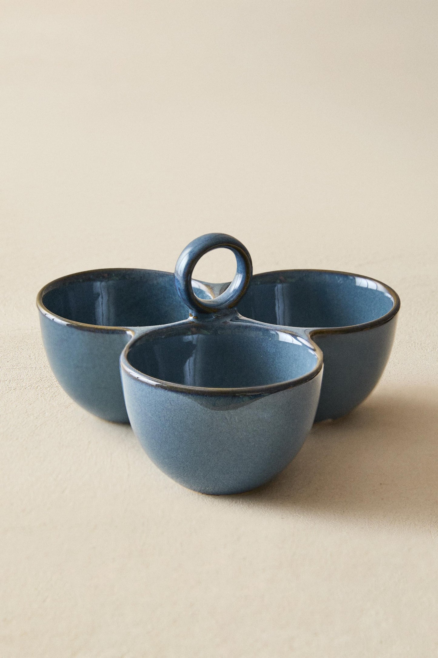 Serveware, bowl, stoneware, top handle