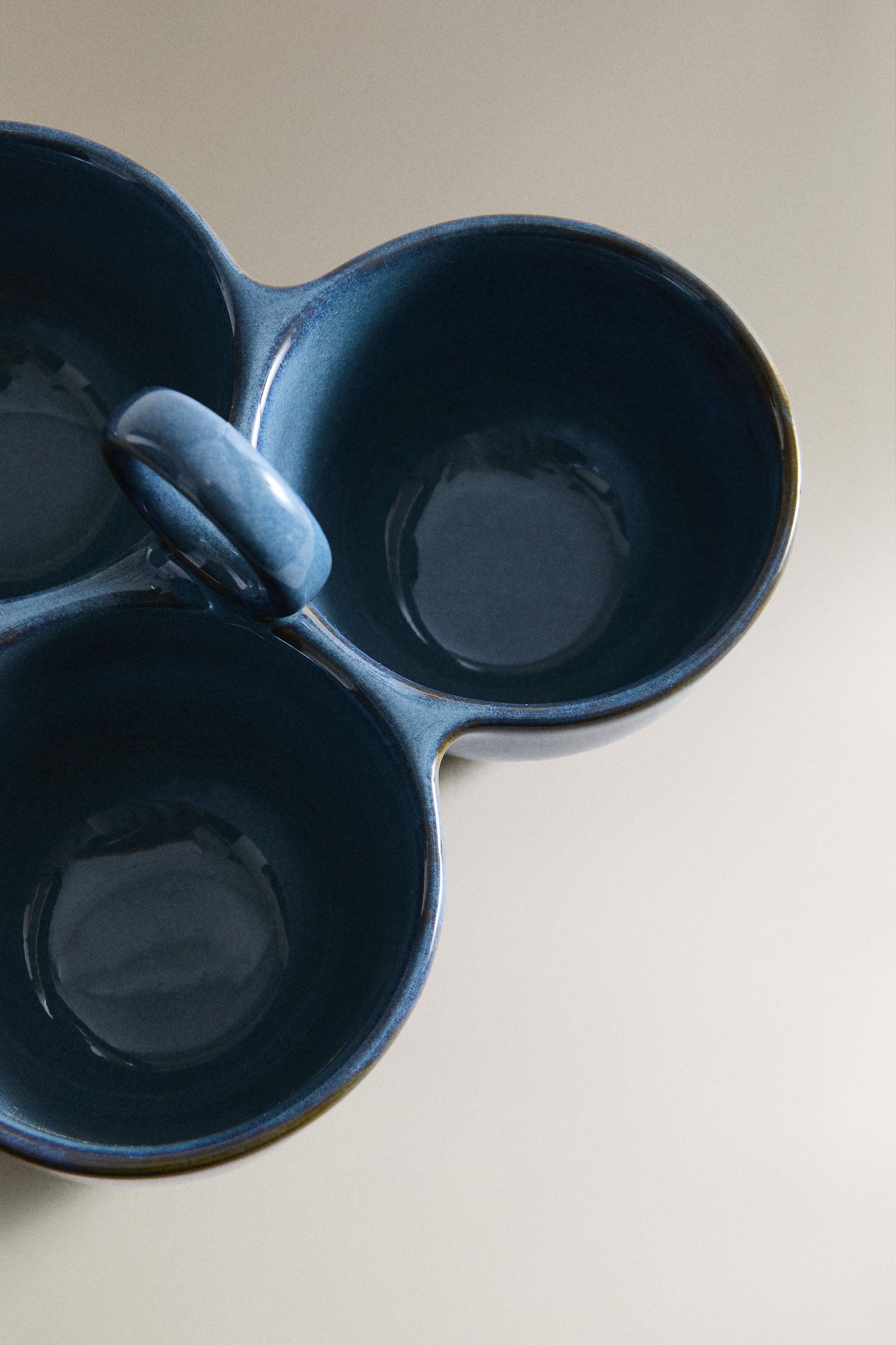Serveware, bowl, stoneware, top handle