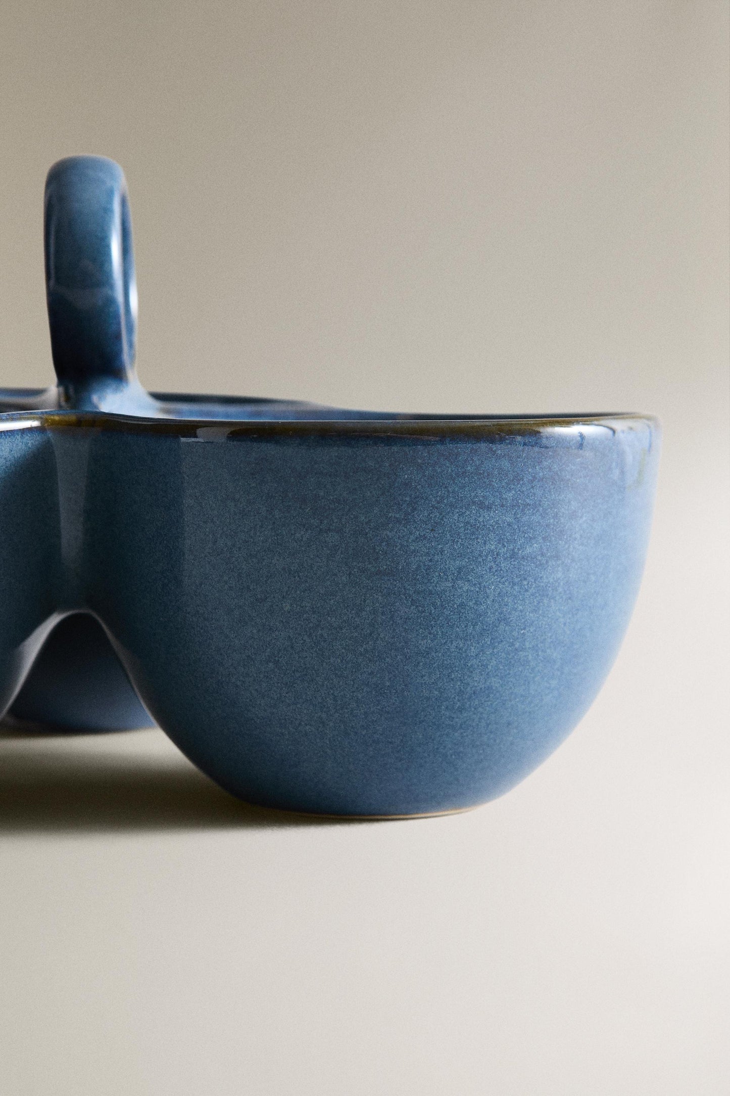 Serveware, bowl, stoneware, top handle