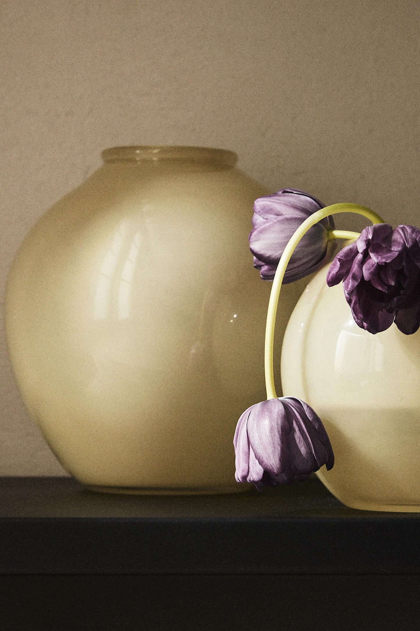 Vase, glass, light vanilla