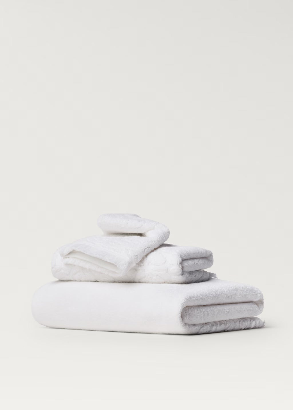 Towel, floral trim, 480 g/m2