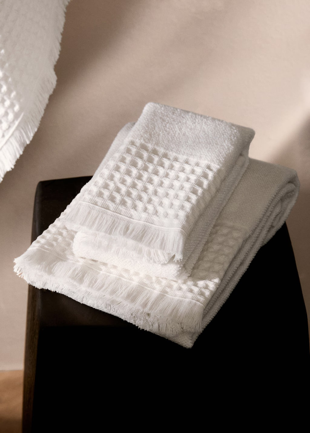 Towel, waffle trim and fringe, 480 g/m2, off white