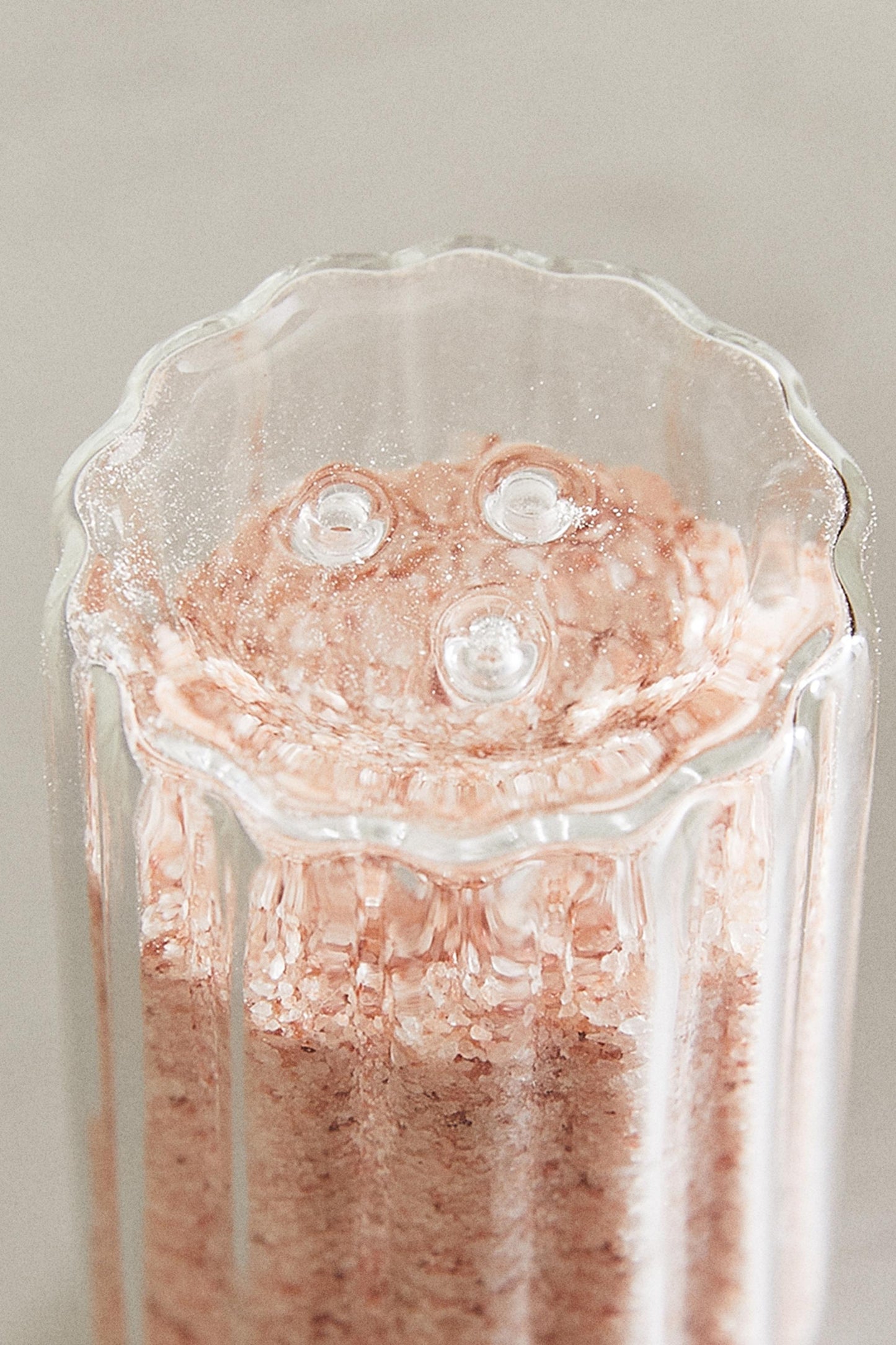 Salt shaker, beveled borosilicate glass