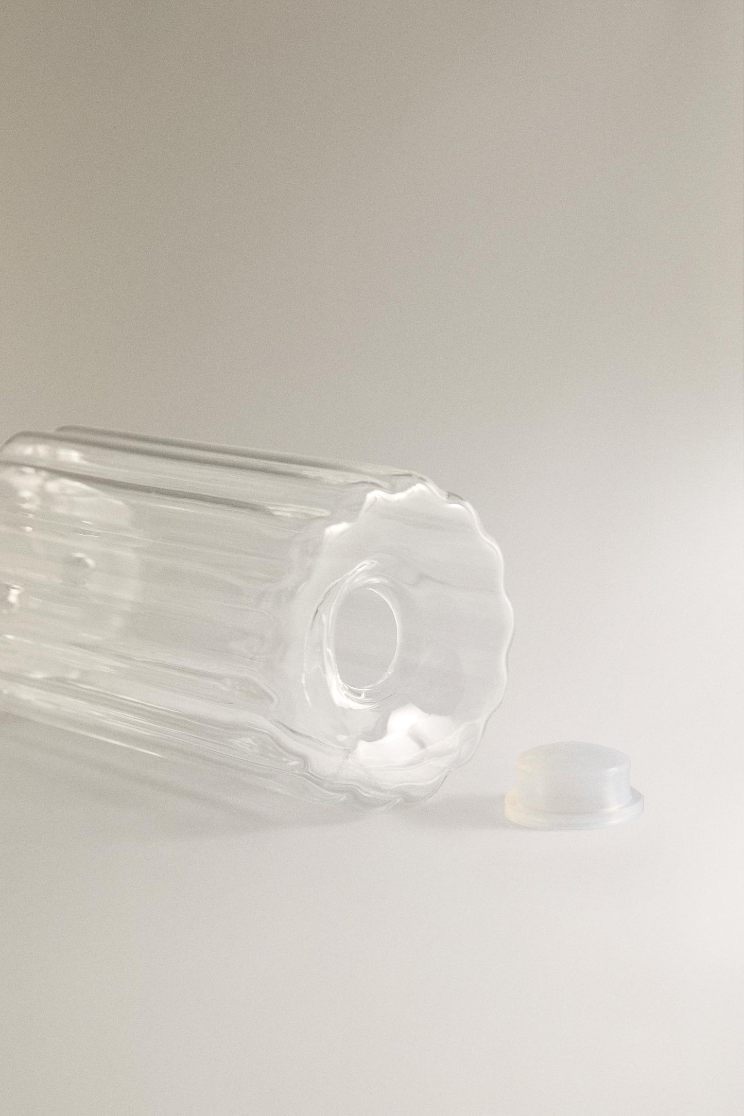 Salt shaker, beveled borosilicate glass