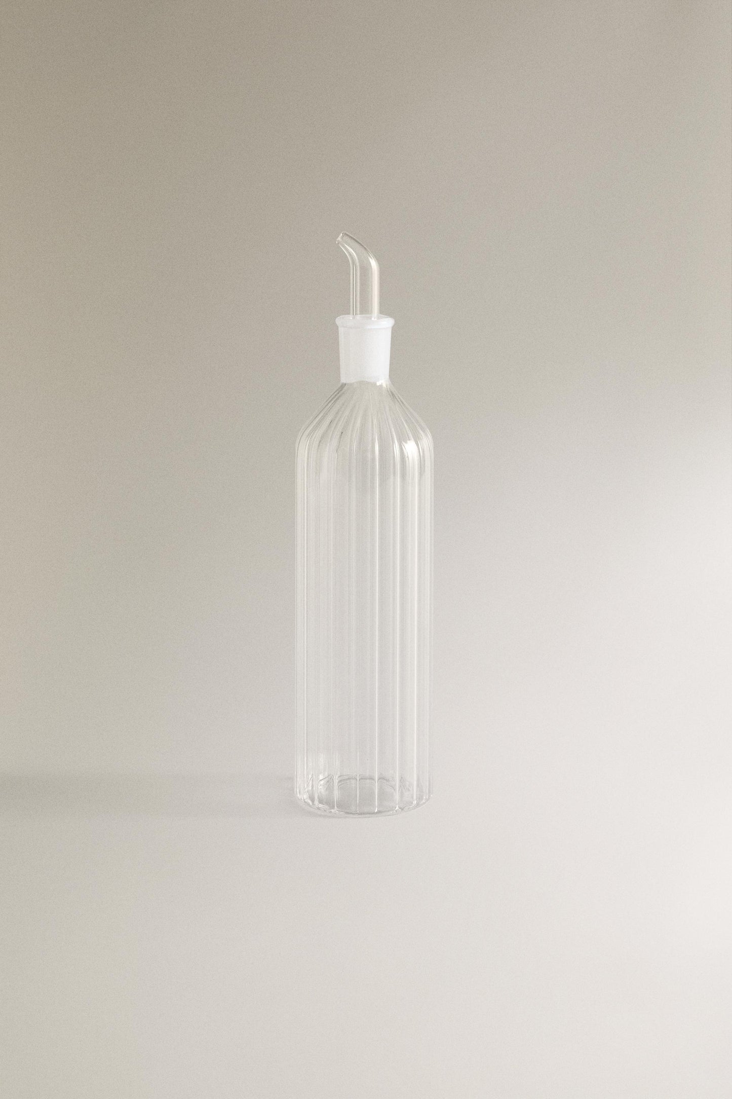 Cruet, borosilicate glass, raised detail