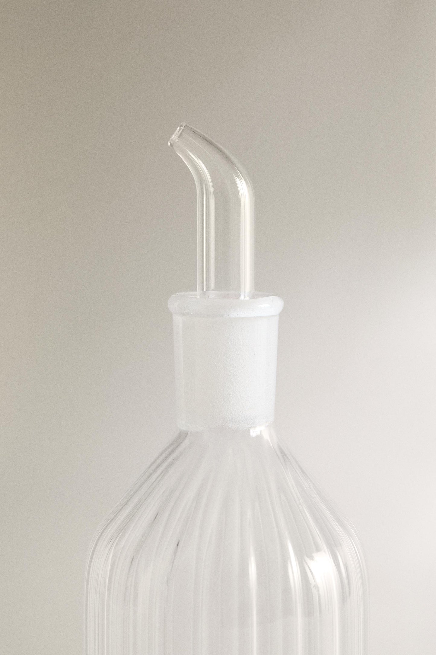 Cruet, borosilicate glass, raised detail