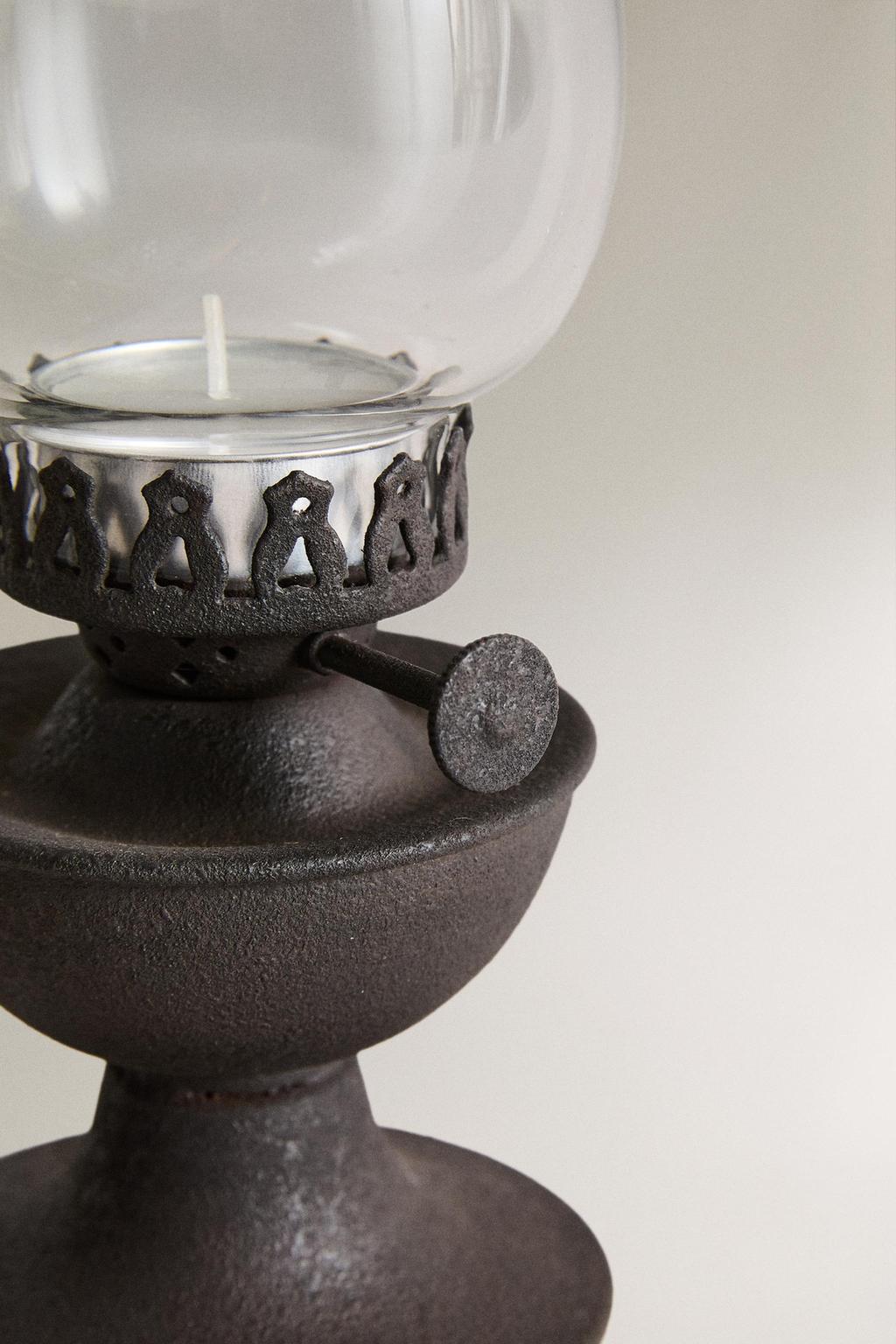 Candle holder, oil lamp style tealight holder