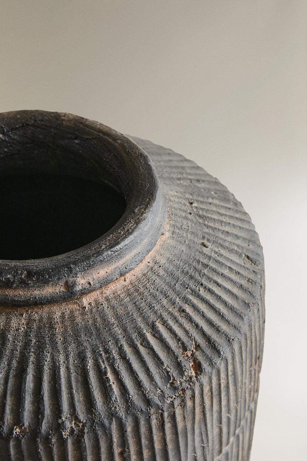 Vase, stoneware, vertical lines, 10.2"