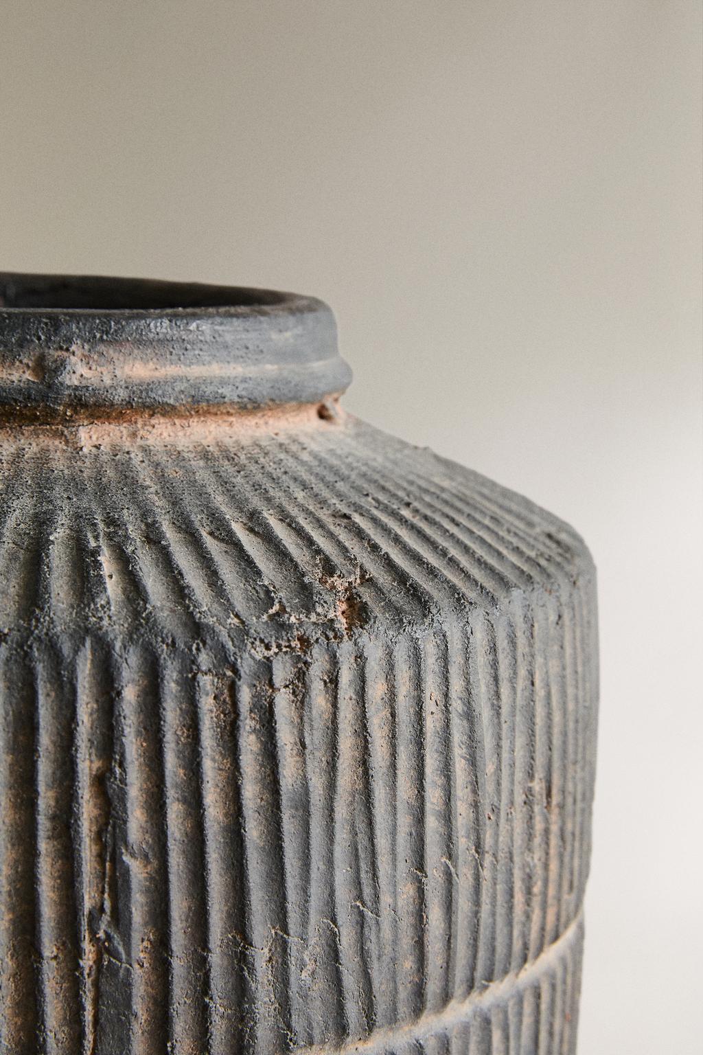 Vase, stoneware, vertical lines, 10.2"