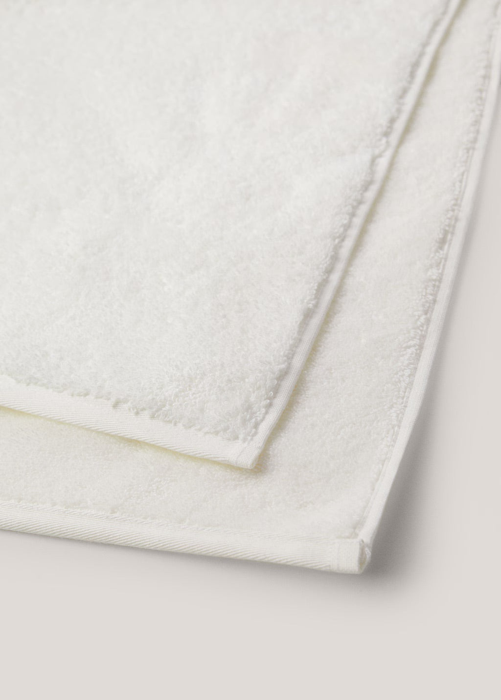Towel, soft with smooth design, 600 g/m2, ecru