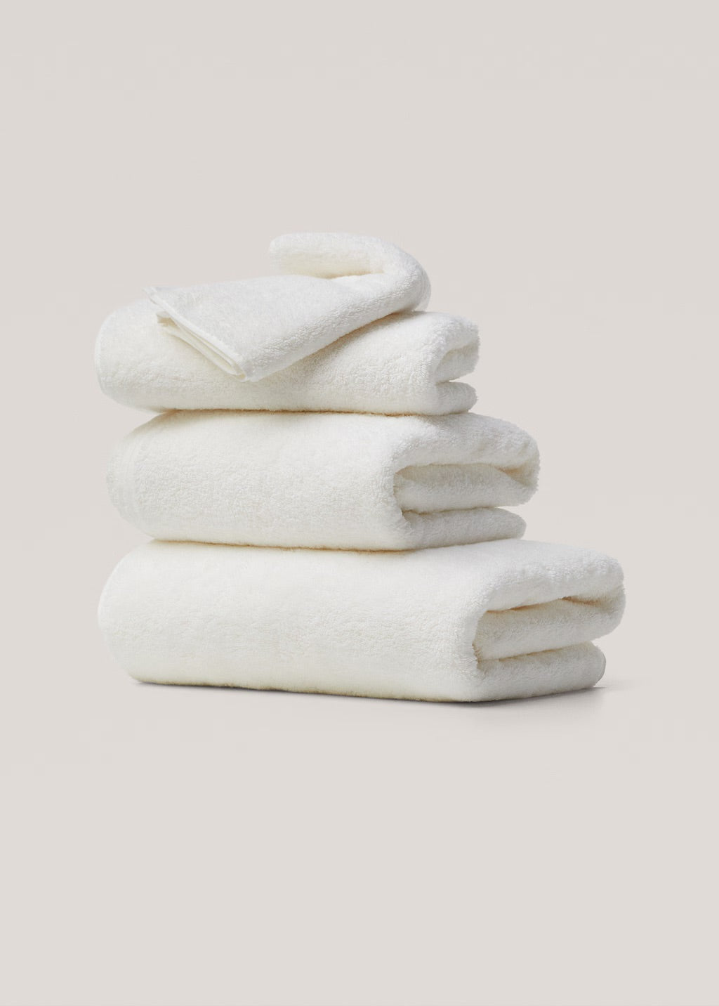 Towel, soft with smooth design, 600 g/m2, ecru