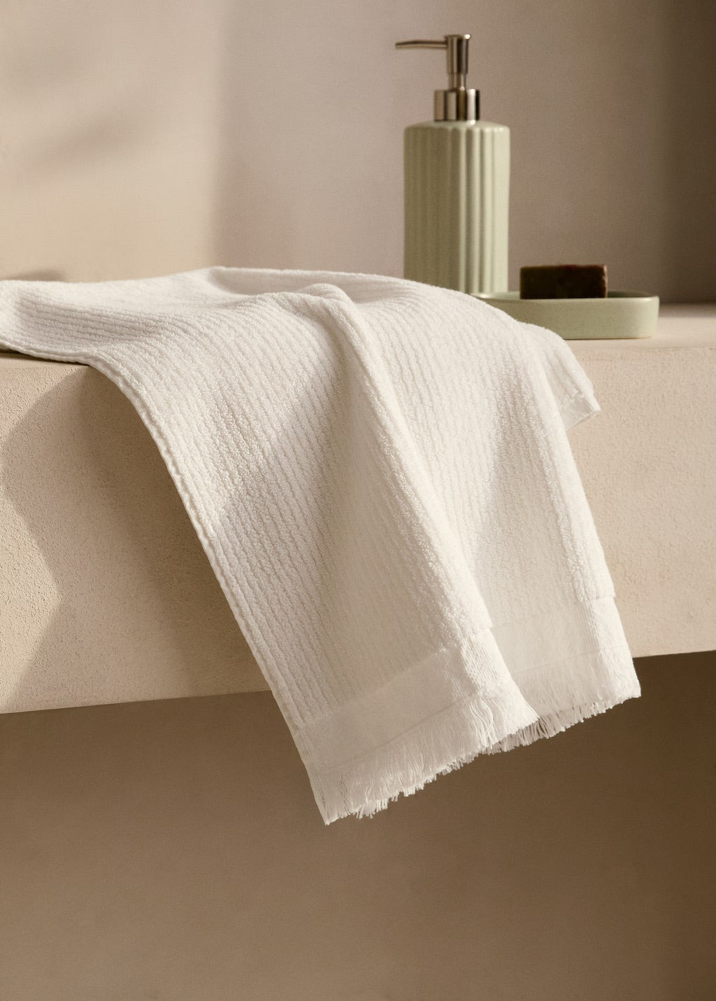 Towel, stripe-embossed with fringes, 650 g/m2