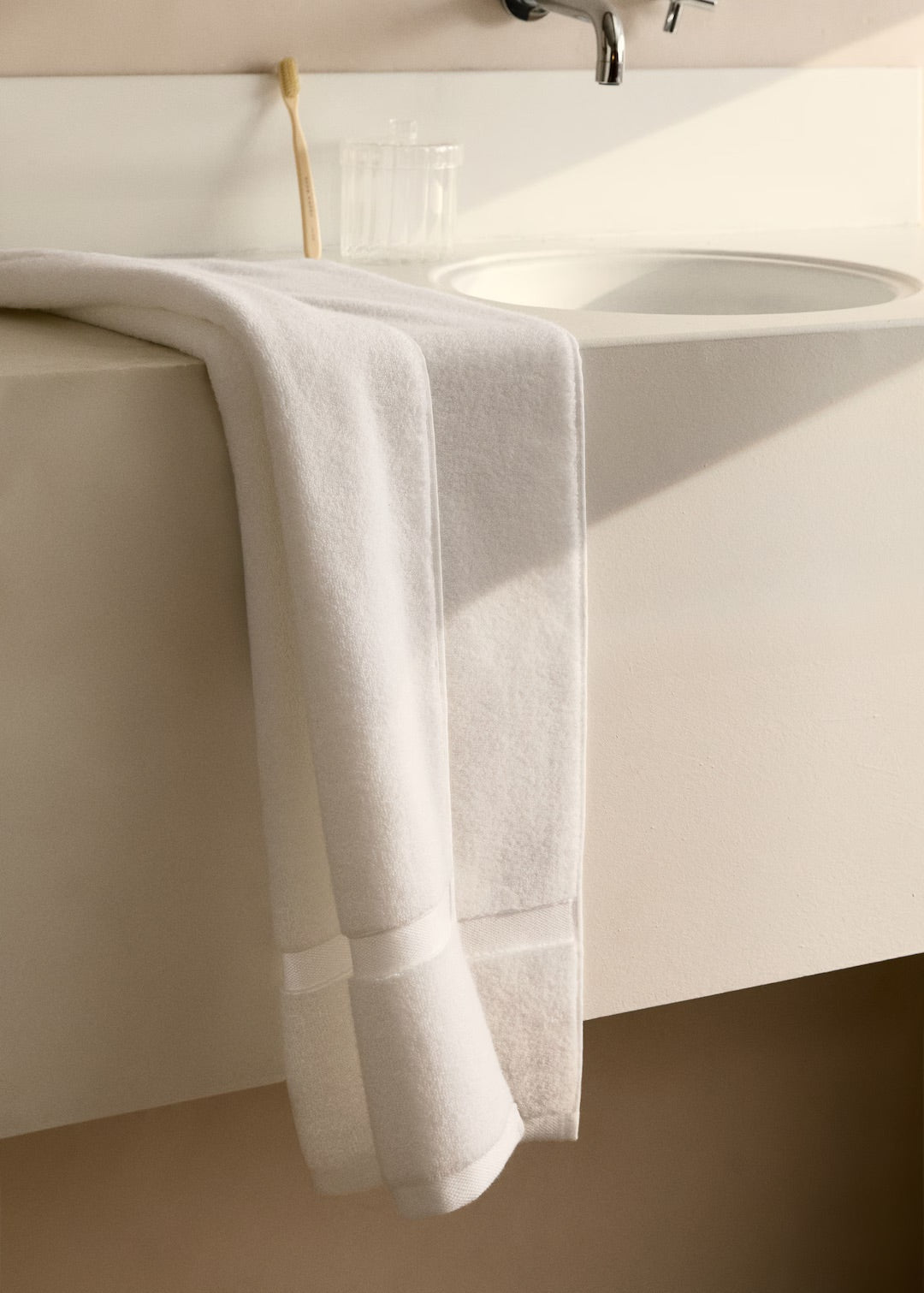 Towel, extra soft, simple design, 650 g/m2