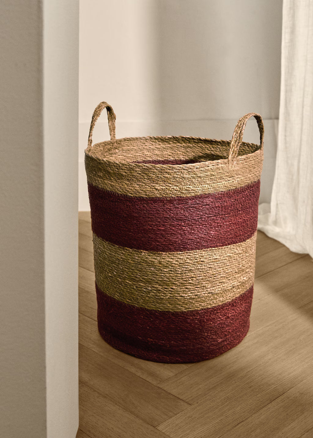 Decorative basket, seagrass, two short handles, maroon