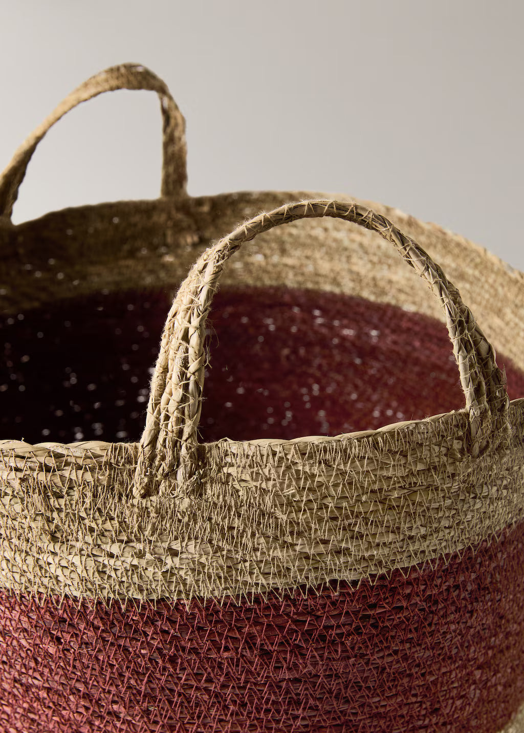 Decorative basket, seagrass, two short handles, maroon