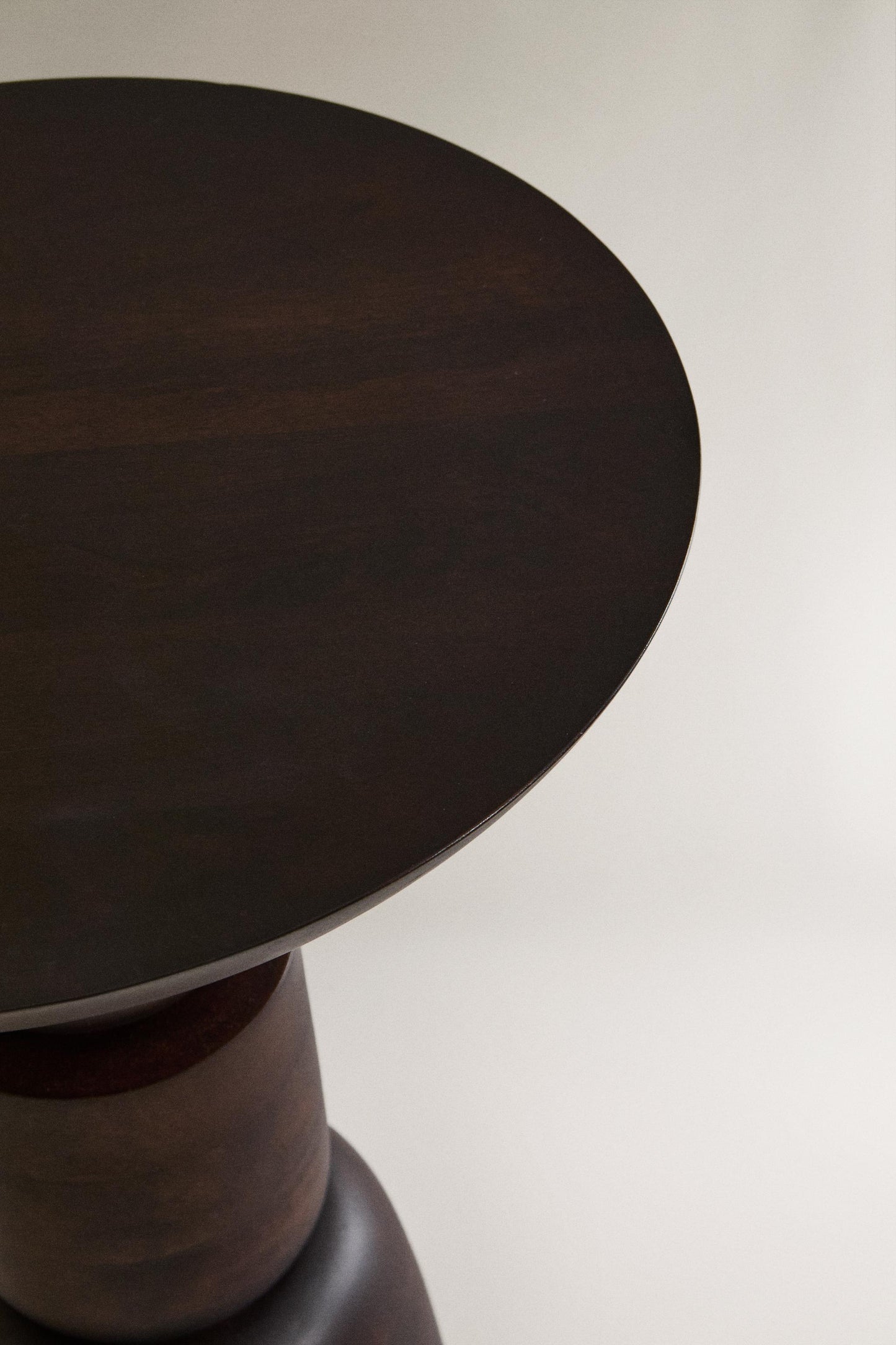 Side table, mango wood, geometric base