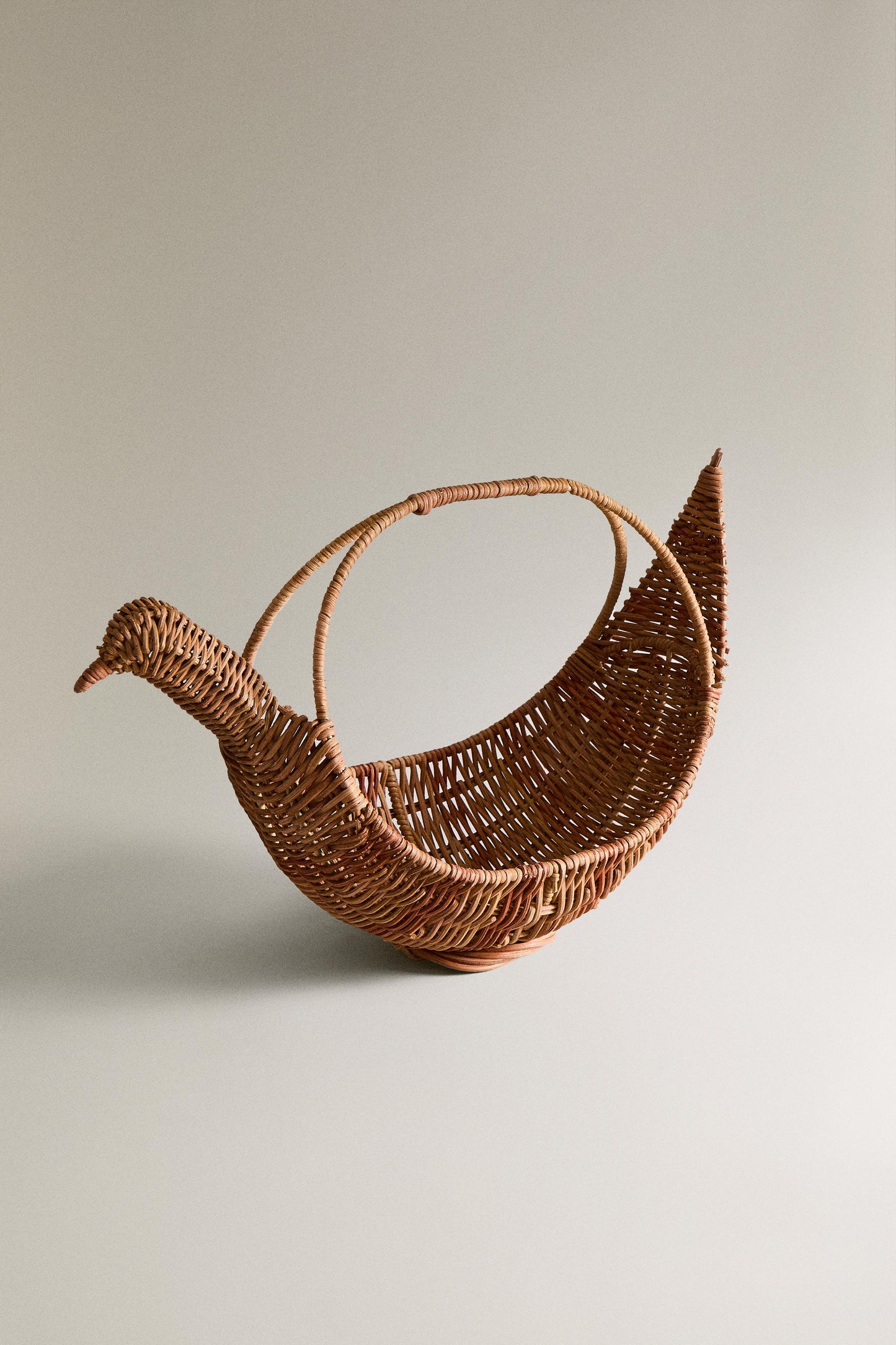 Decorative basket, woven rattan