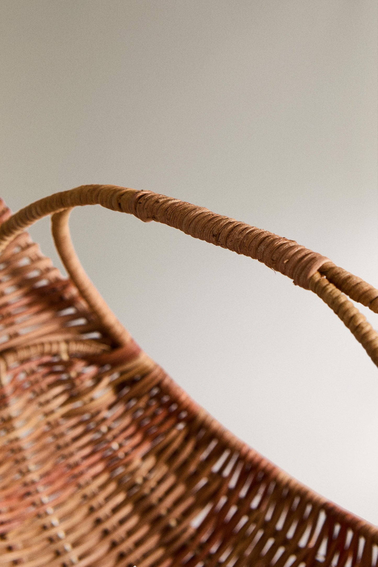 Decorative basket, woven rattan