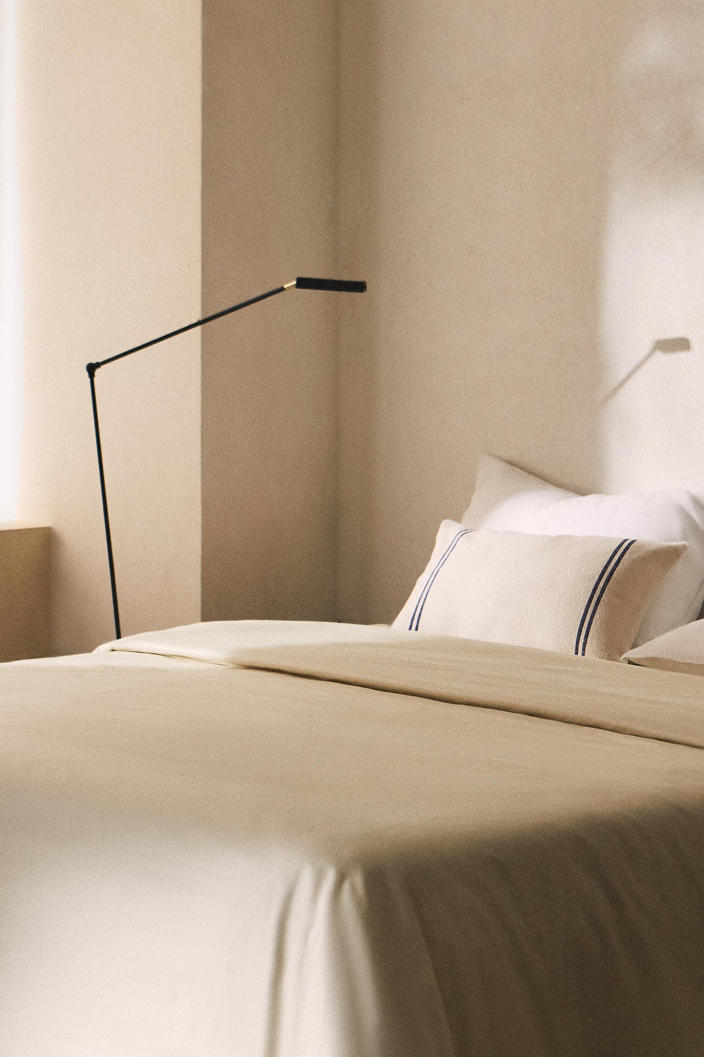 Floor lamp, metal stem, faded black