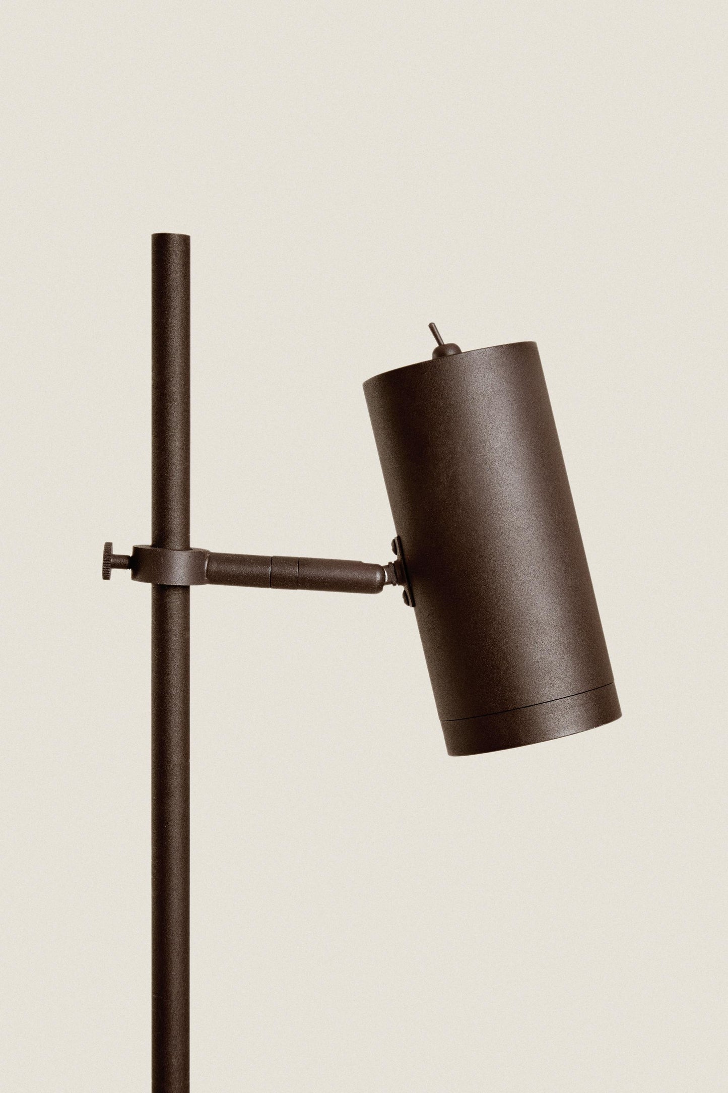 Floor lamp, featuring spotlight, brown