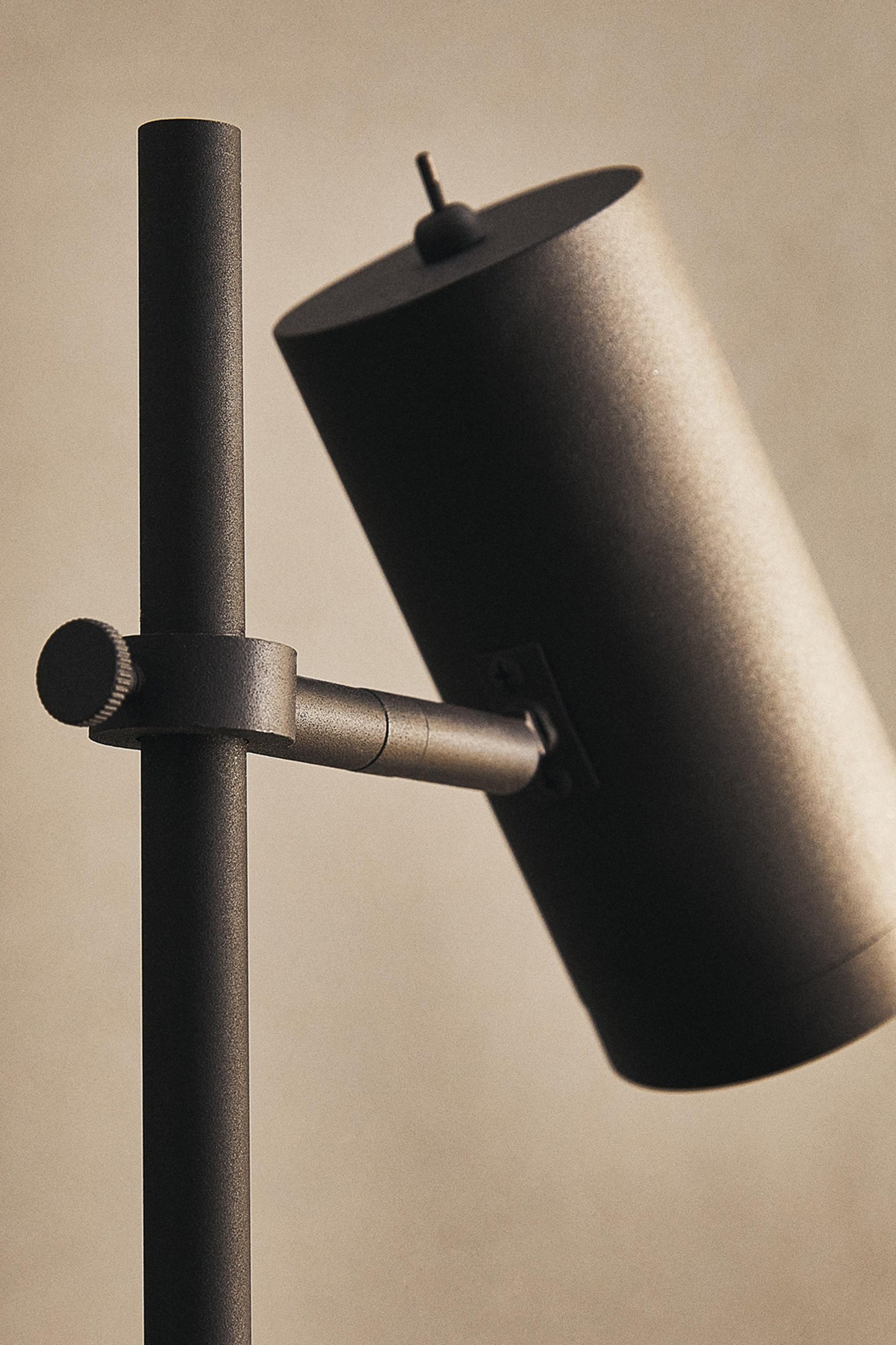 Floor lamp, featuring spotlight, brown