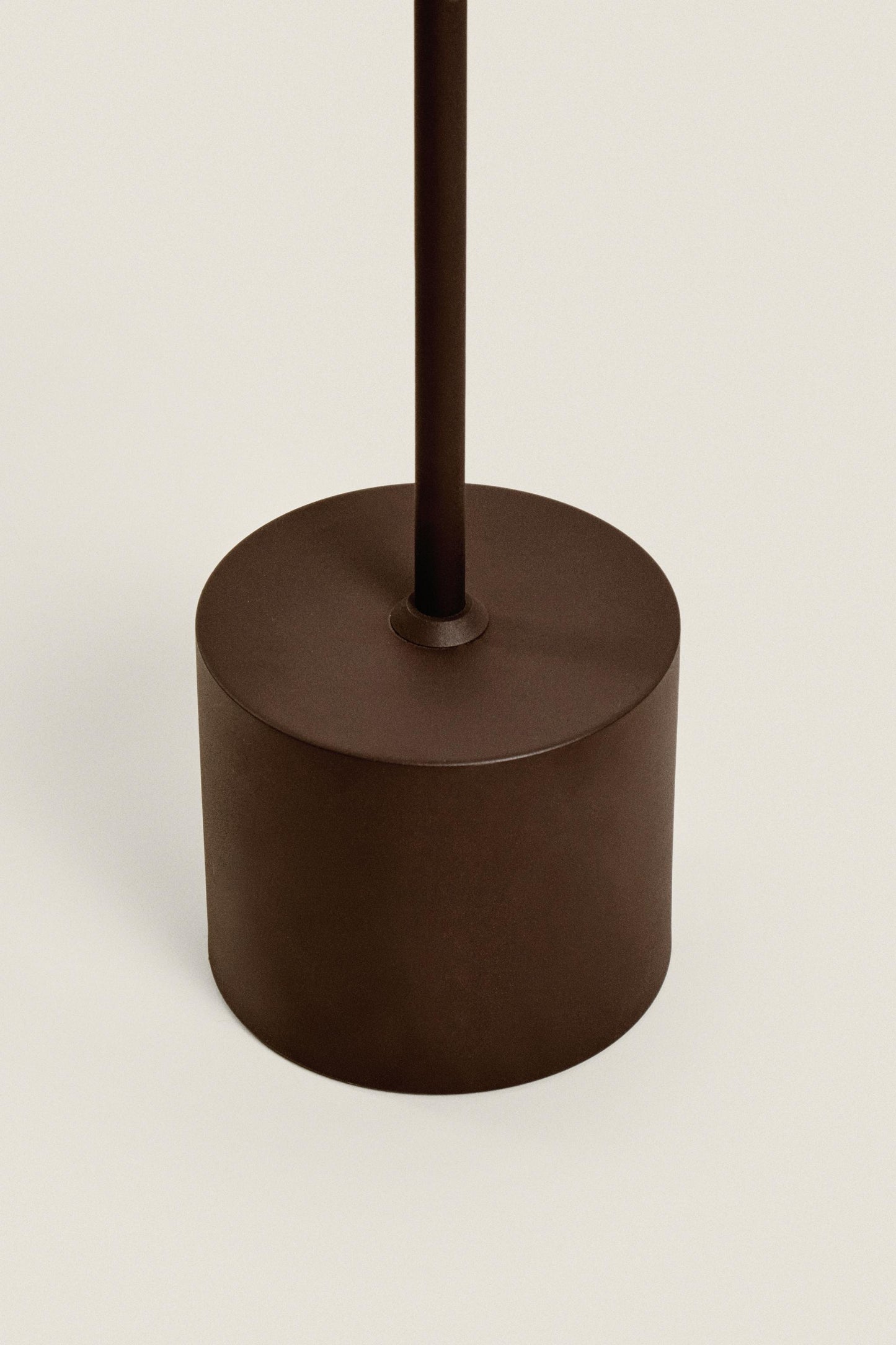 Floor lamp, featuring spotlight, brown