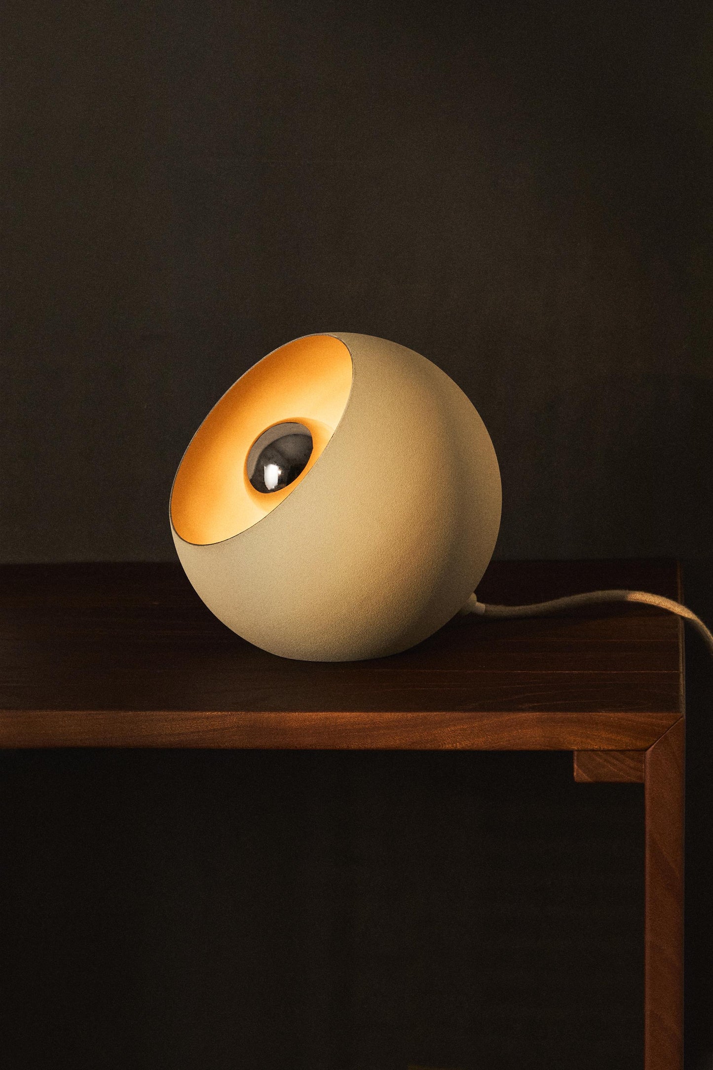 Desk lamp, metal, semi-sphere, 7.1"