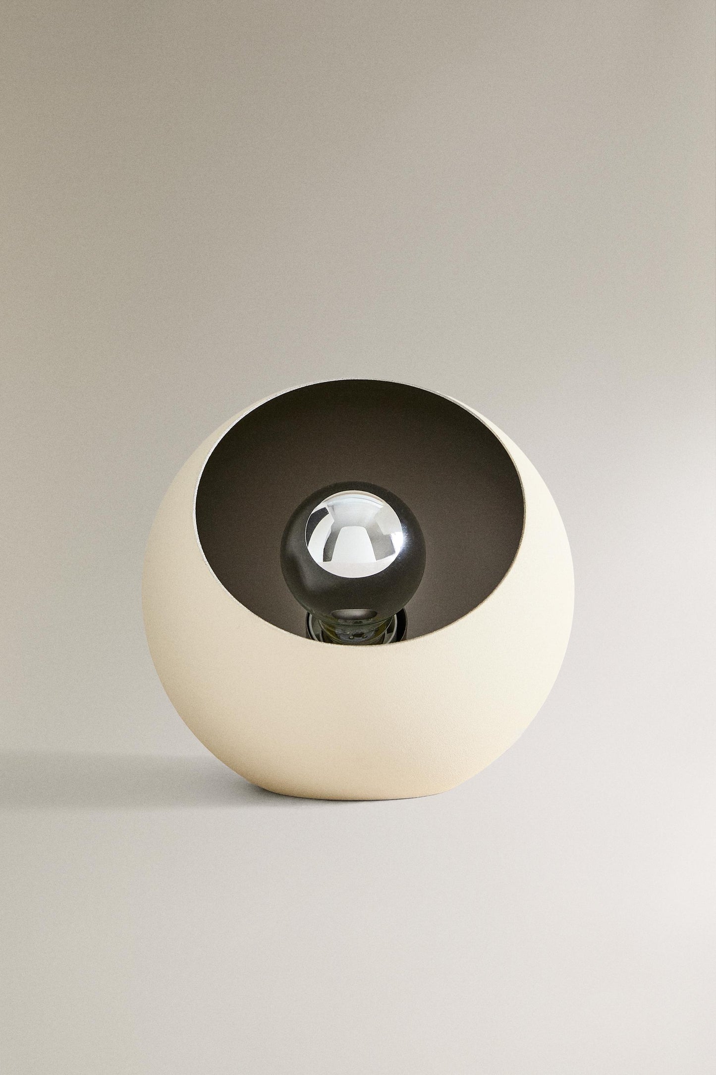Desk lamp, metal, semi-sphere, 7.1"