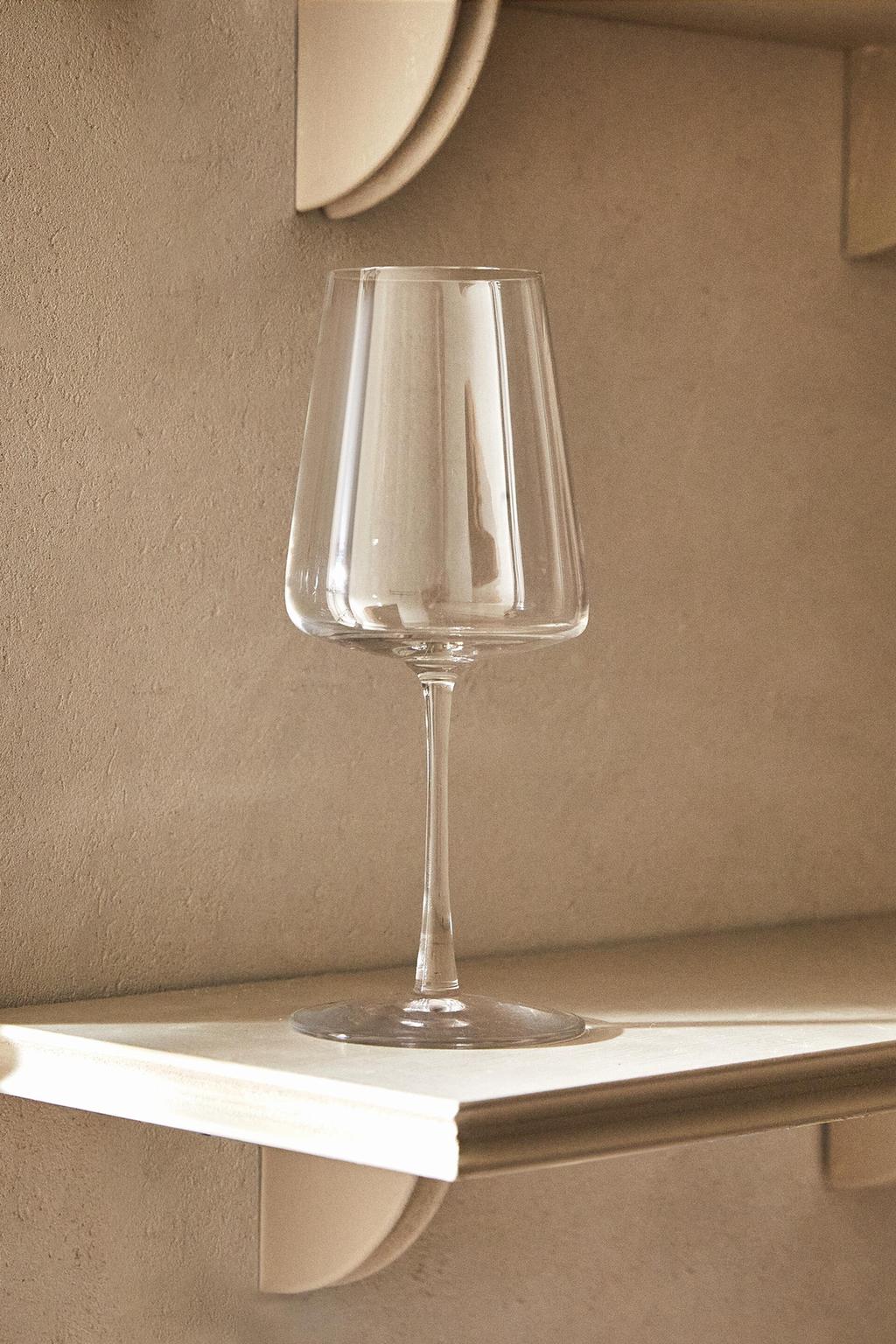 Glassware, wine glass, 8.9"